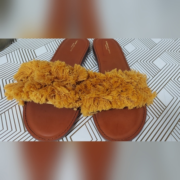 American Eagle Sandles - Picture 4 of 6